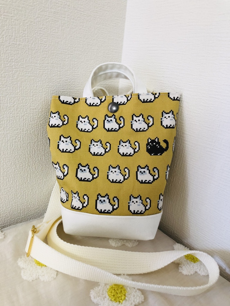 ドット猫柄ポシェット