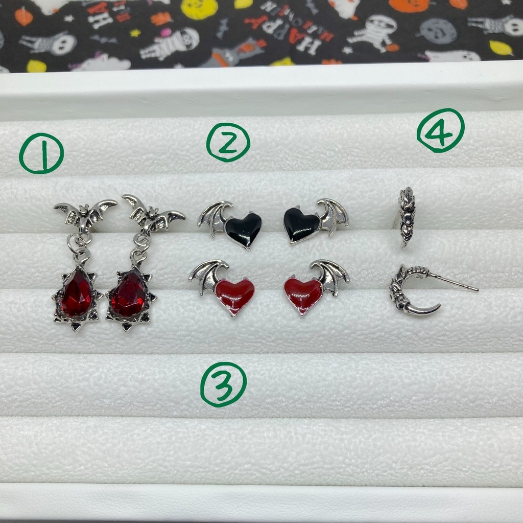 Halloweenピアス