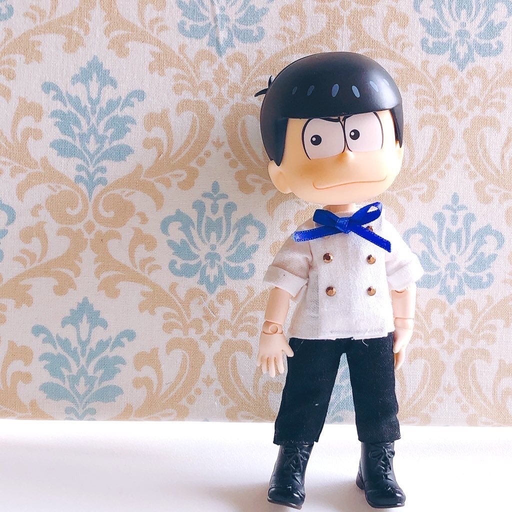 黒パンツ（カフェエプロンと同じ生地です）