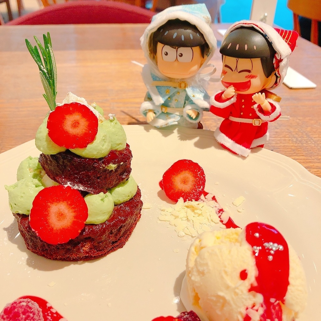 🎄❤️キラキラ雪柄サンタコート⭐︎オビツ11ねんどろいどどーる兼用