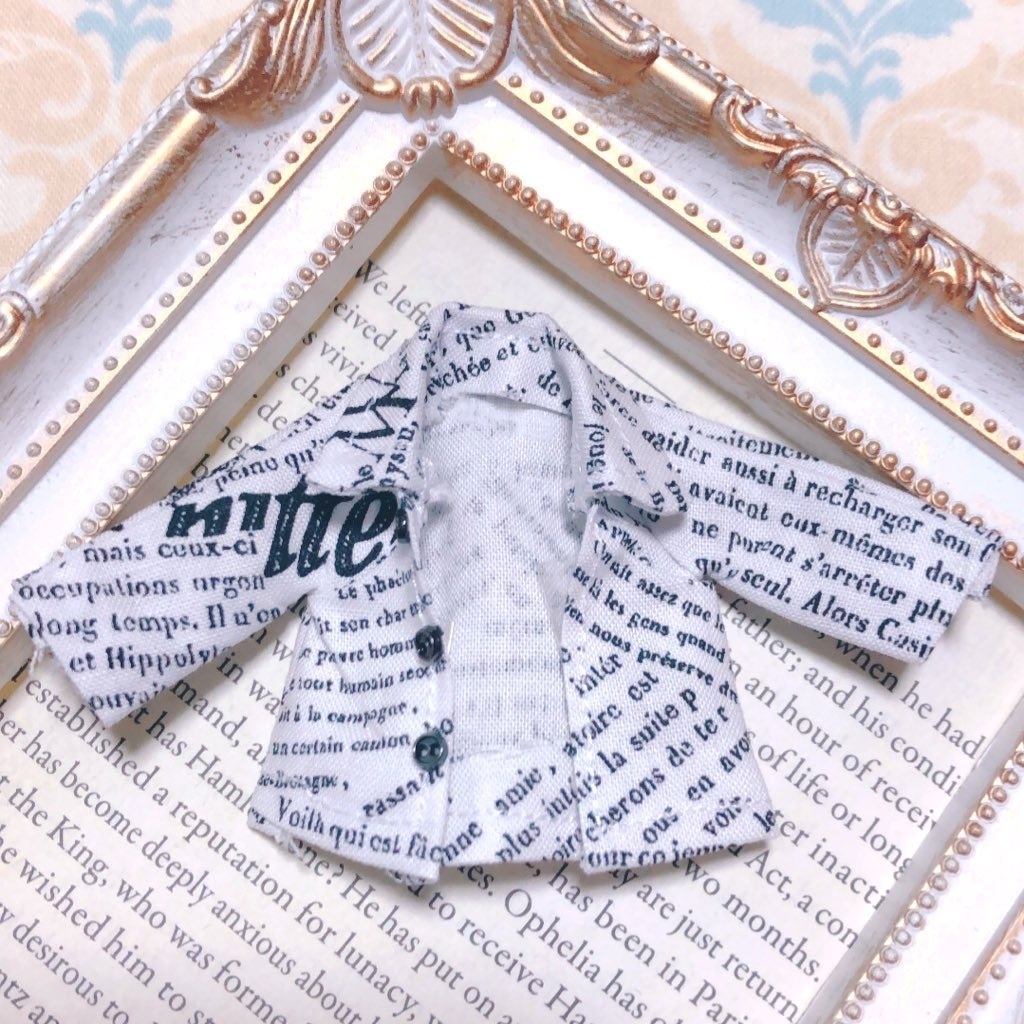 🖤英字柄シンプルでカッコいいシャツ🖤オビツ11ねんどろいどどーる兼用