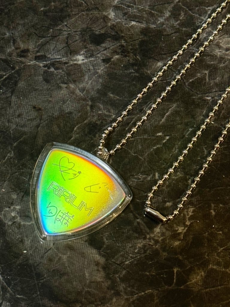 RiRiUMオリジナルピックアクセサリー