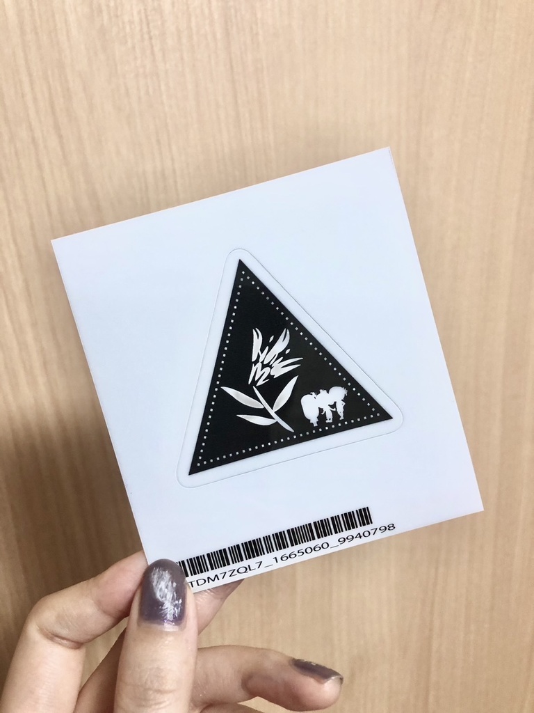 RiRiUMオリジナルステッカー【モノクロ】