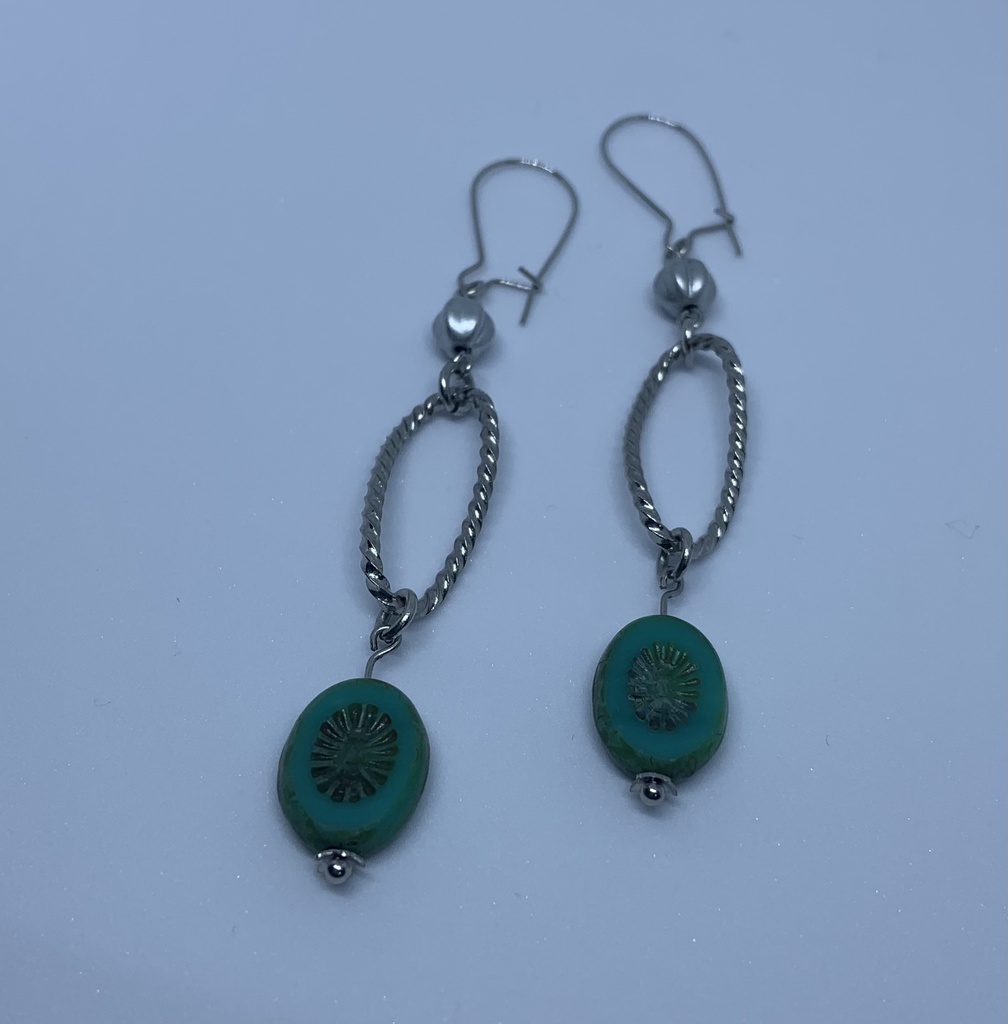 ハンドメイドピアス