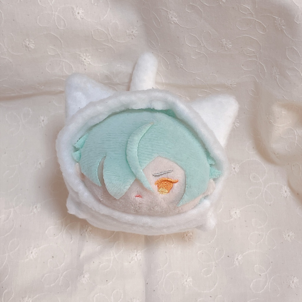 しろねこのきぐるみ