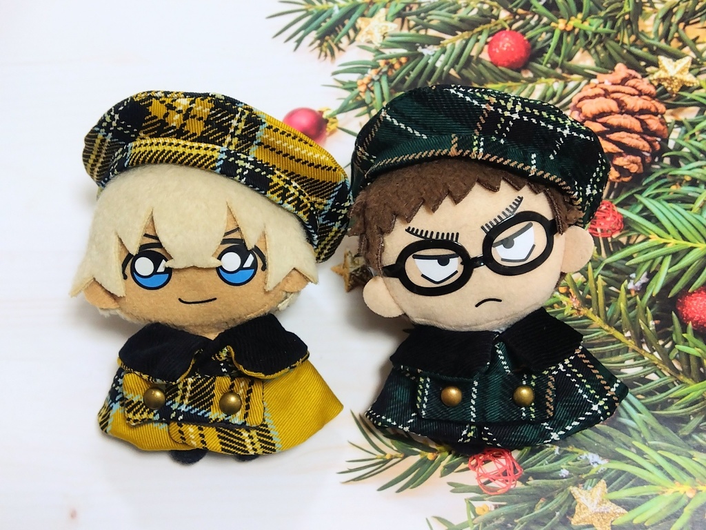 ロイヤルチェックのマントと帽子(セット)/10センチぬい用