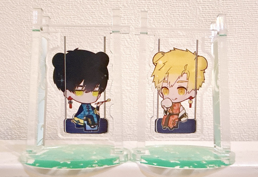 ぶらんこアクリルスタンド 2種