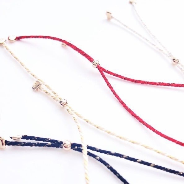 赤安くみひも×スワロフスキーブレスレット