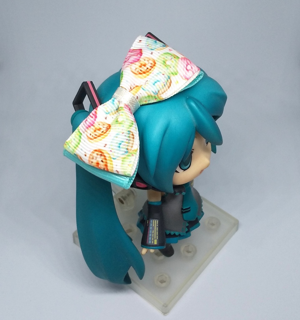 ドーナツ柄グリーンリボン【もちマス・ねんどろいど・ぬい 小物】