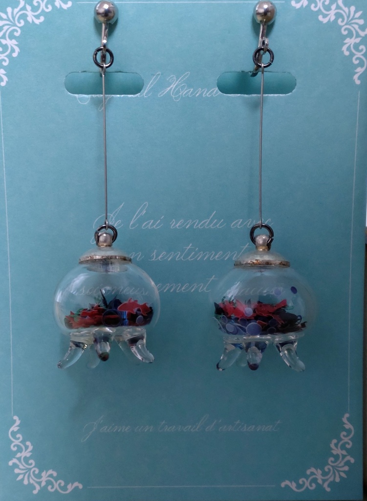 海月ドームのイヤリング