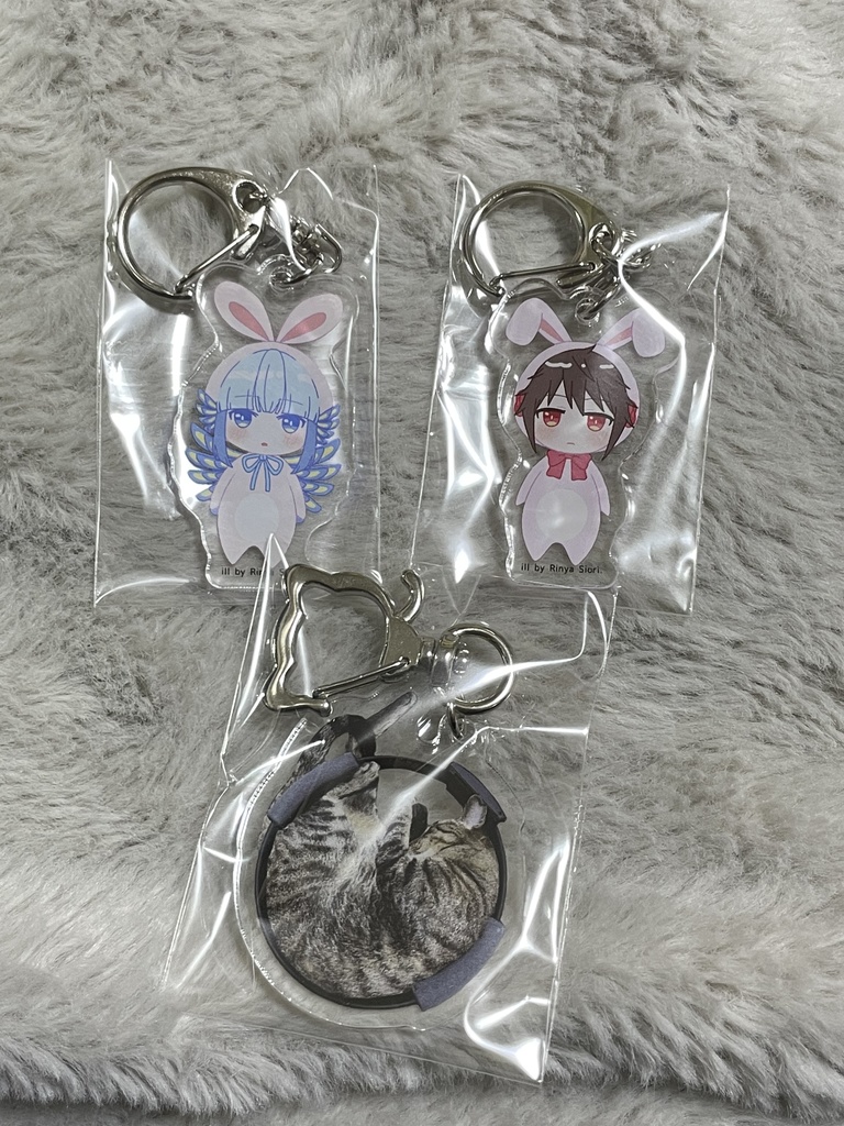 兎年コス看板娘&看板息子アクキー