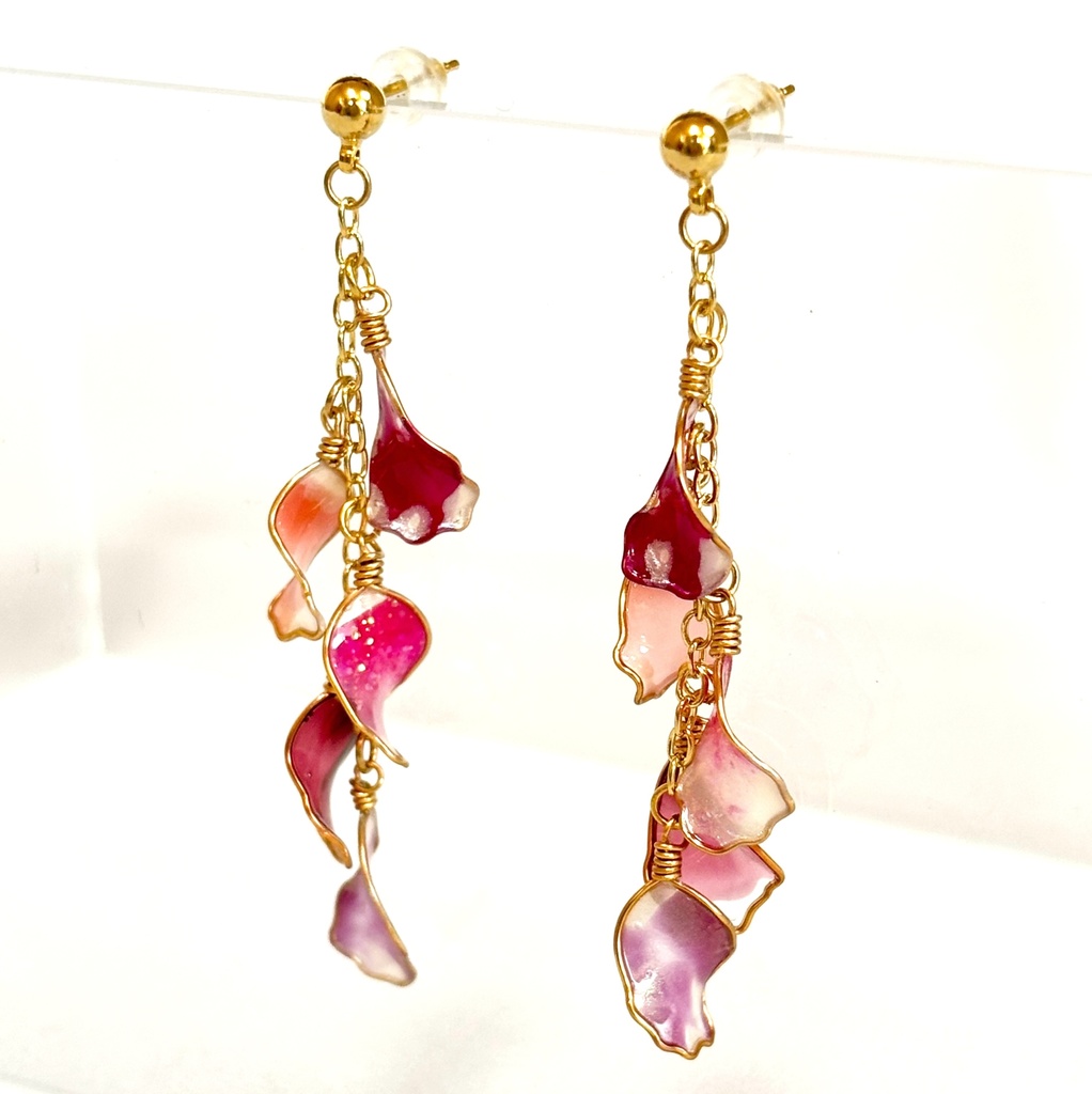ディップアートで作る揺れる花びらピアス(ゴールド×ピンク)