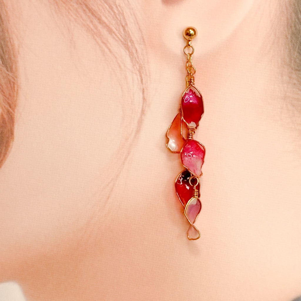 ディップアートで作る揺れる花びらピアス(ゴールド×ピンク)