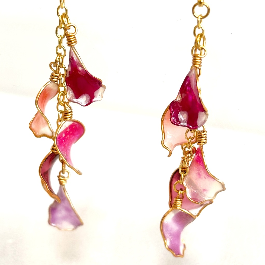 ディップアートで作る揺れる花びらピアス(ゴールド×ピンク)