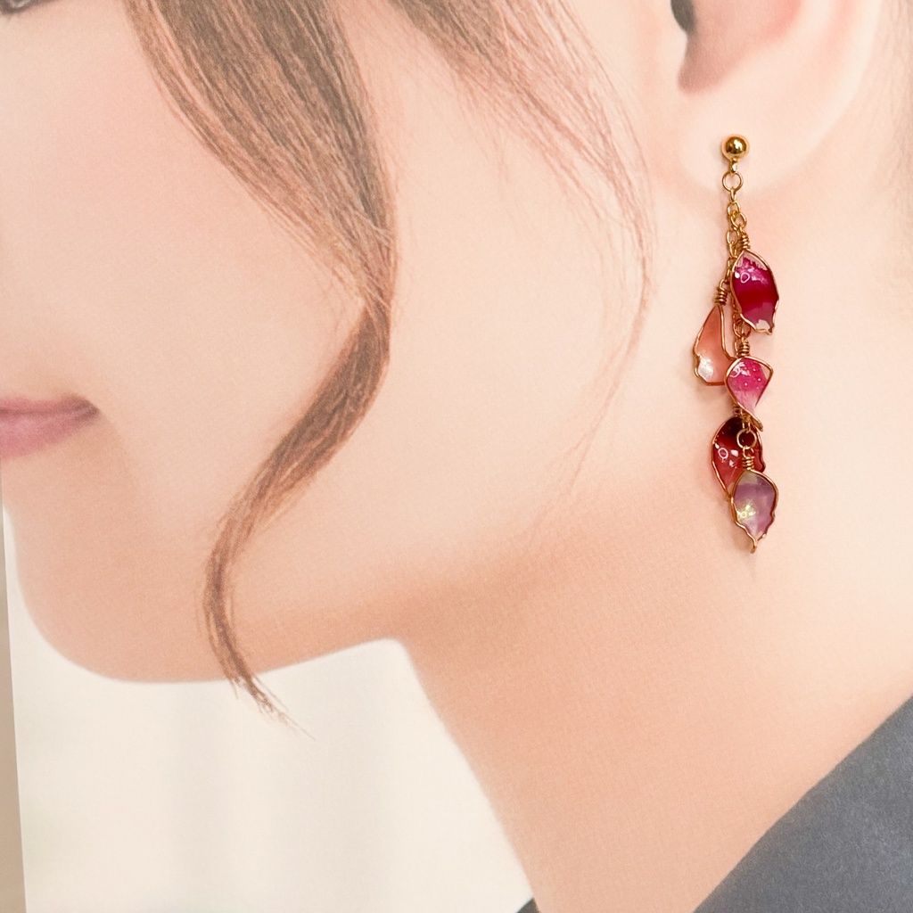 ディップアートで作る揺れる花びらピアス(ゴールド×ピンク)