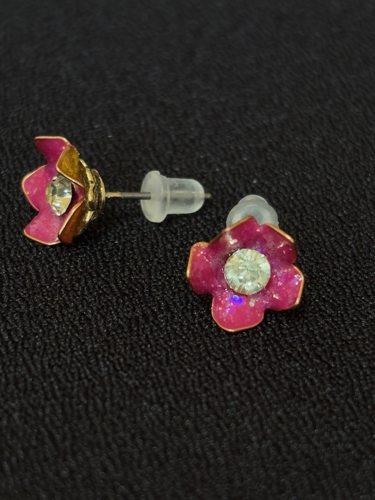 小さな華の煌めきピアス - 小さな輝きで魅せる耳元02(ビビットピンク)