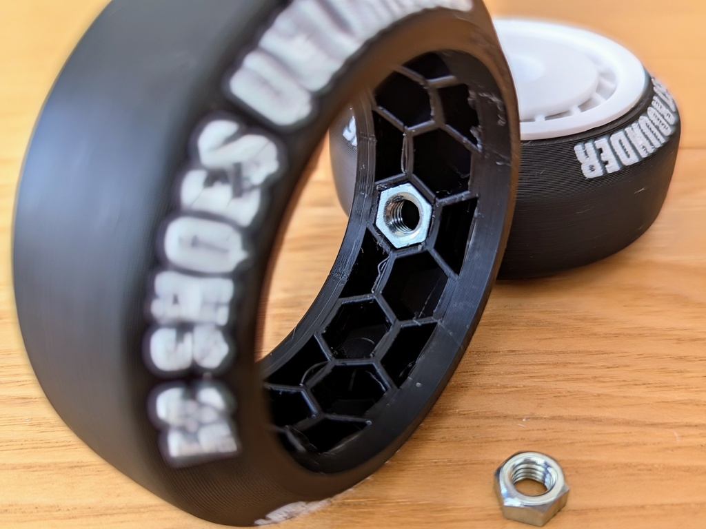 大径Mドリフトタイヤ 2ST ROUNDER (フロント向き)