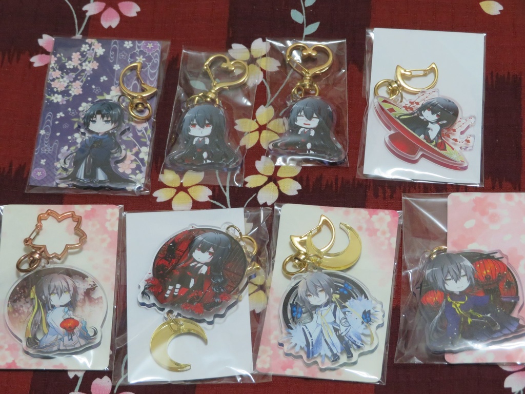 アクリルキーホルダー 八種
