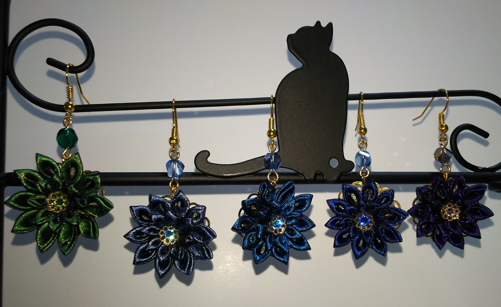 蠱惑の華 つまみ細工のピアス