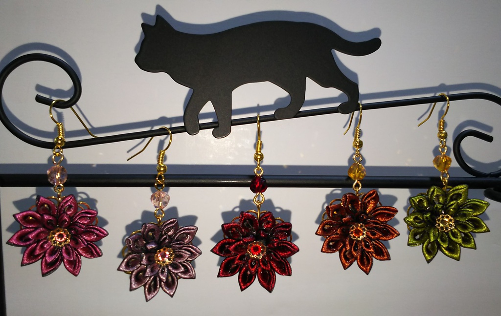 蠱惑の華 つまみ細工のピアス