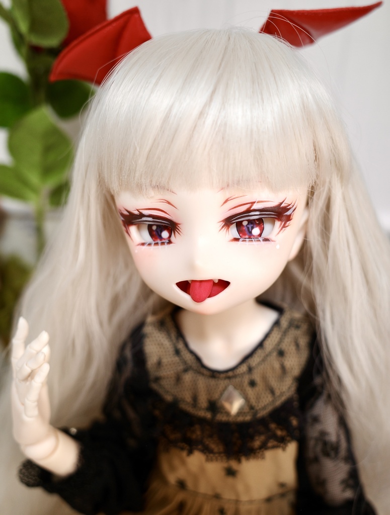 【展示】DDH-29 カスタムヘッド セミホワイト肌 アイ2種 パテ盛り MDD ドルフィードリーム