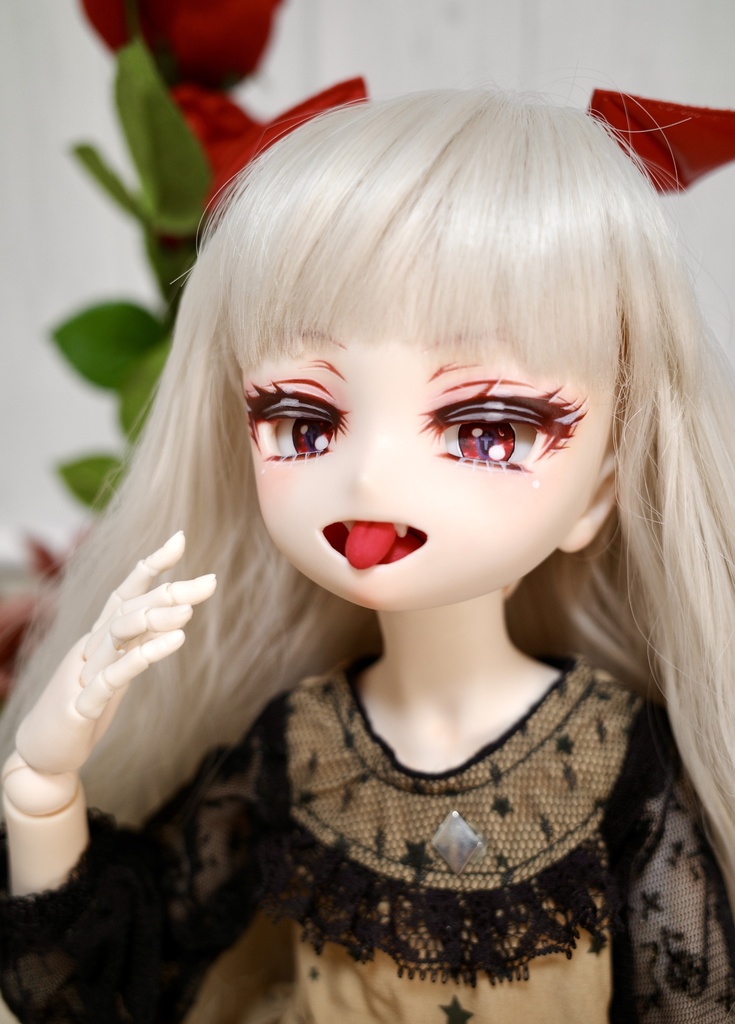 【展示】DDH-29 カスタムヘッド セミホワイト肌 アイ2種 パテ盛り MDD ドルフィードリーム