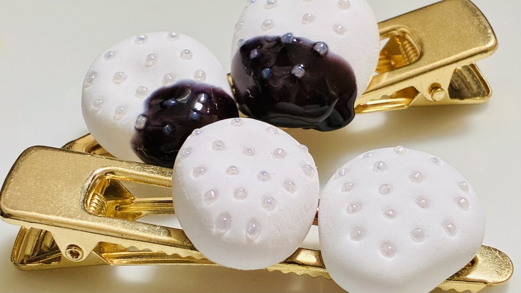 【4月末で廃棄予定】いちごのシンプルヘアピン🍓