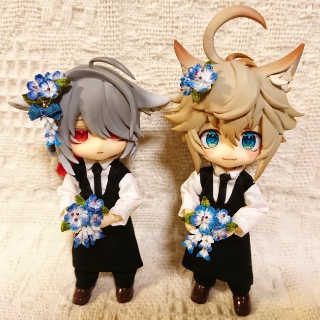 つまみ細工のネモフィラ飾り(磁石式・ねんどろいど頭部用)