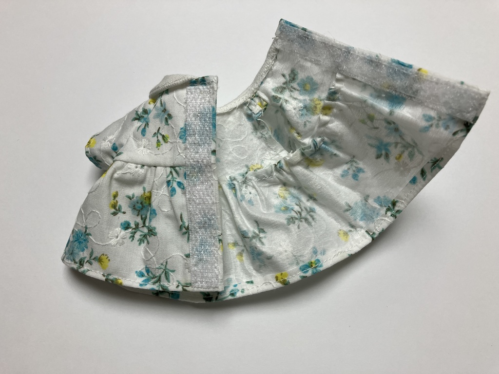 刺繍ワンピース