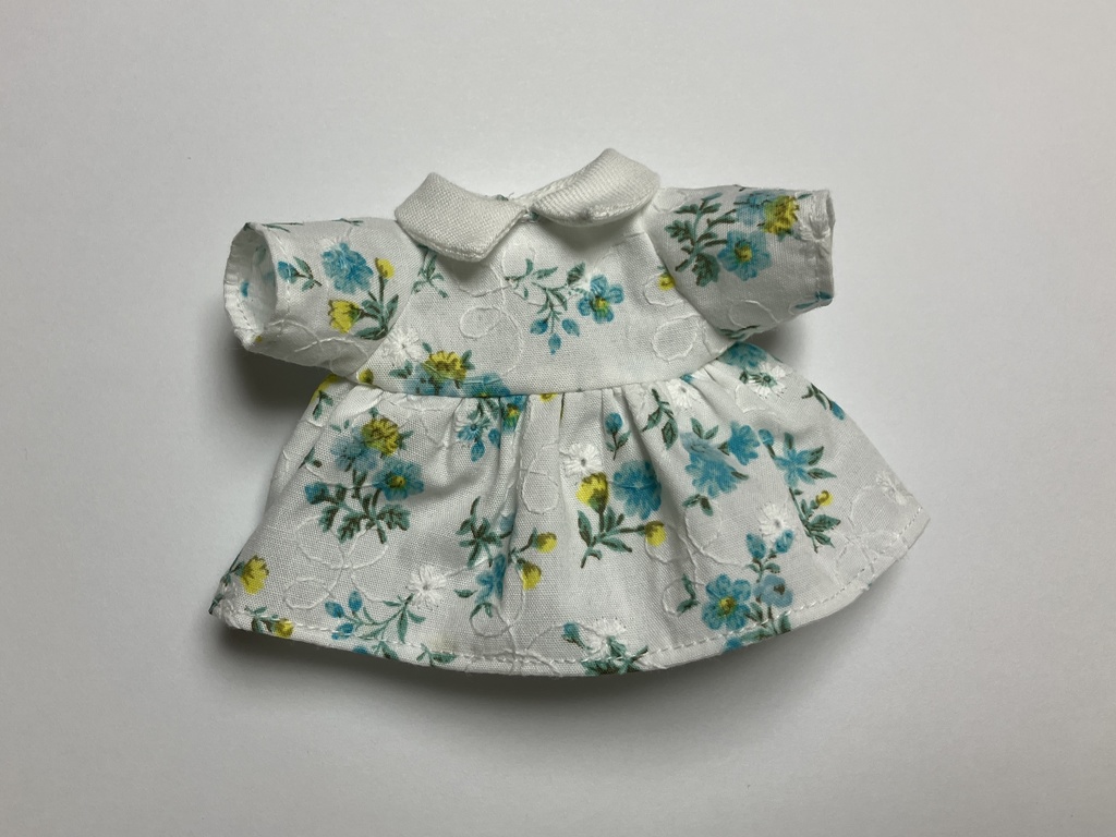 刺繍ワンピース