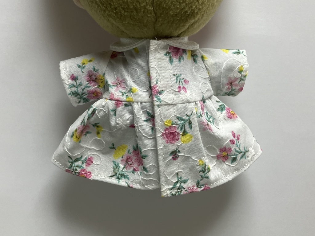 刺繍ワンピース