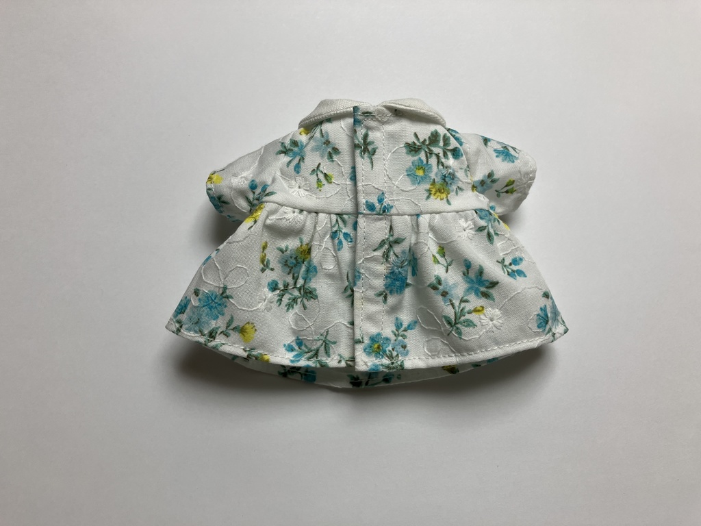 刺繍ワンピース