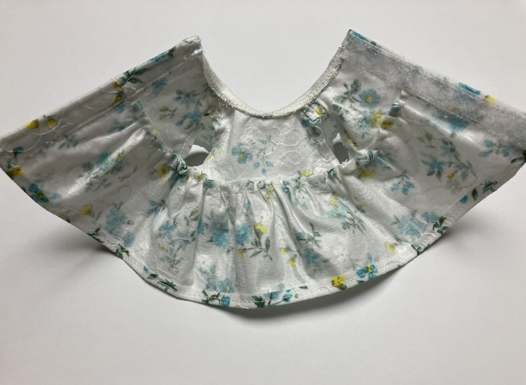 刺繍ワンピース