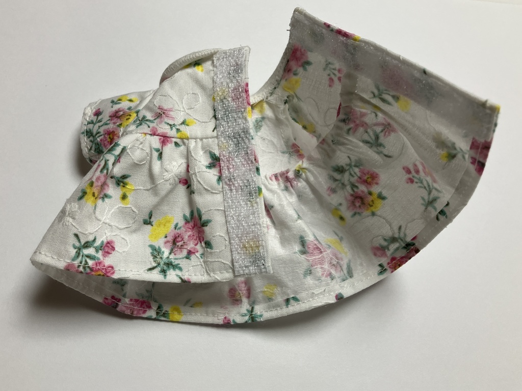 刺繍ワンピース