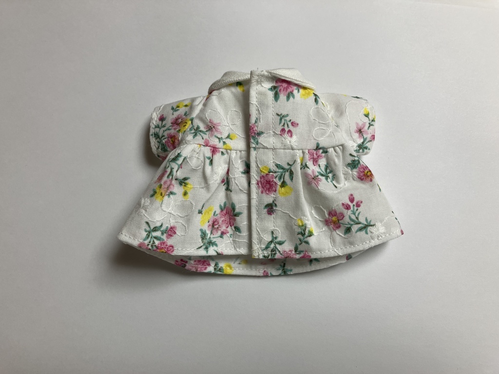 刺繍ワンピース