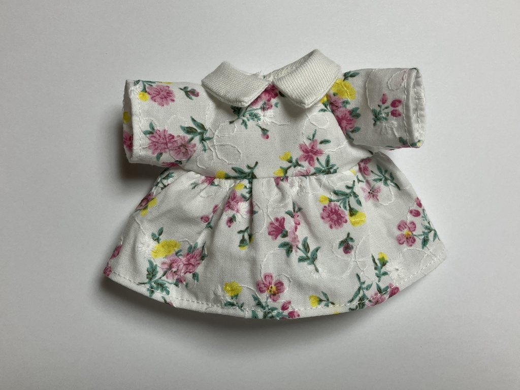 刺繍ワンピース