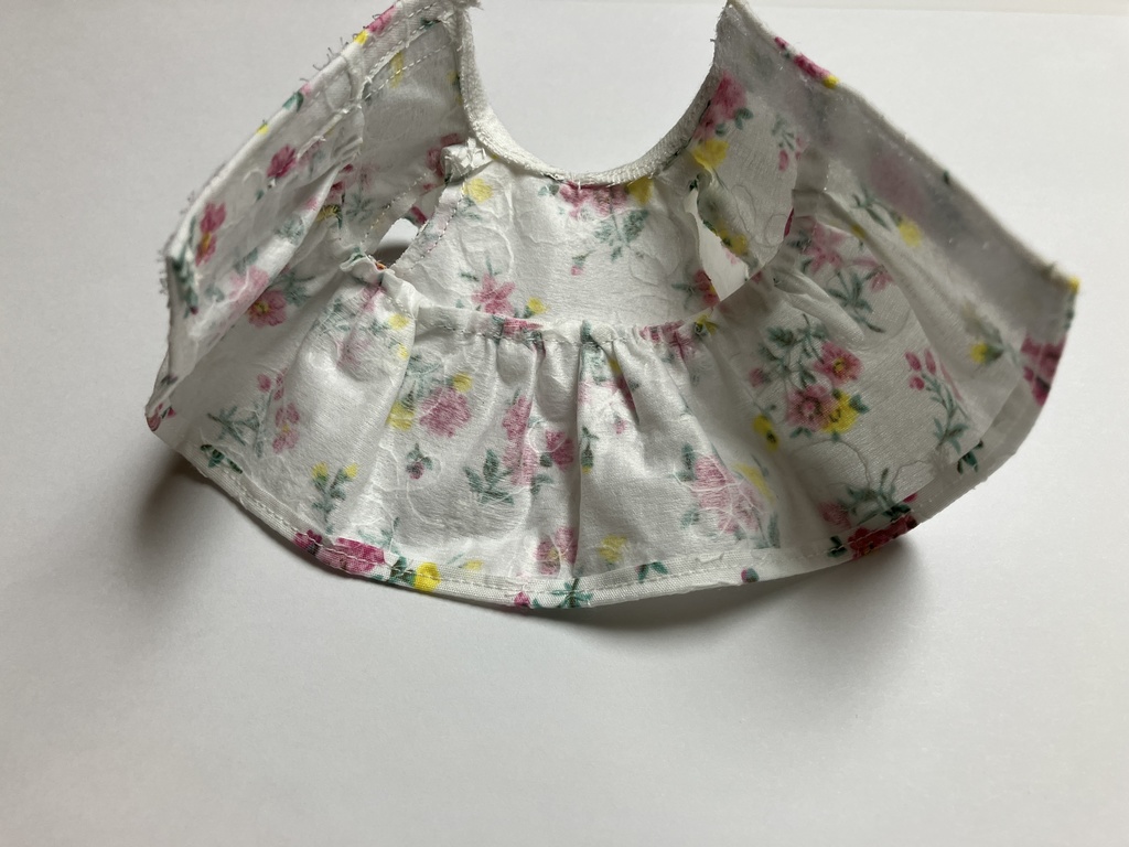 刺繍ワンピース