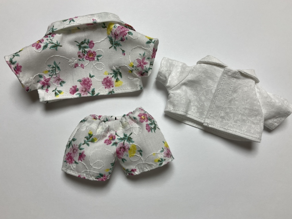 【完売】セットアップ 刺繍フラワー