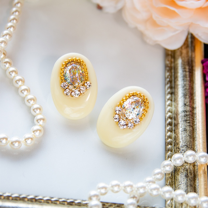 [!!SALE!!] 20 🎶white oval bijou pierce/earring