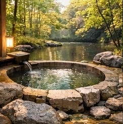 【高解像度背景素材】湖畔の絶景露天風呂|夕暮れ×紅葉×癒しの田舎風景