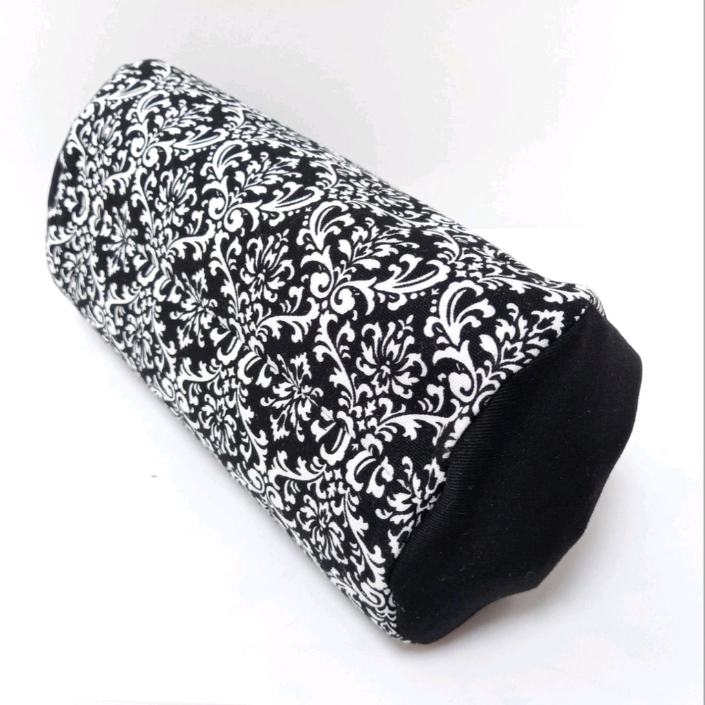 リボンの口金が可愛いさを♪ ダマスク柄で上品に格好良く。 がま口2Wayバッグ