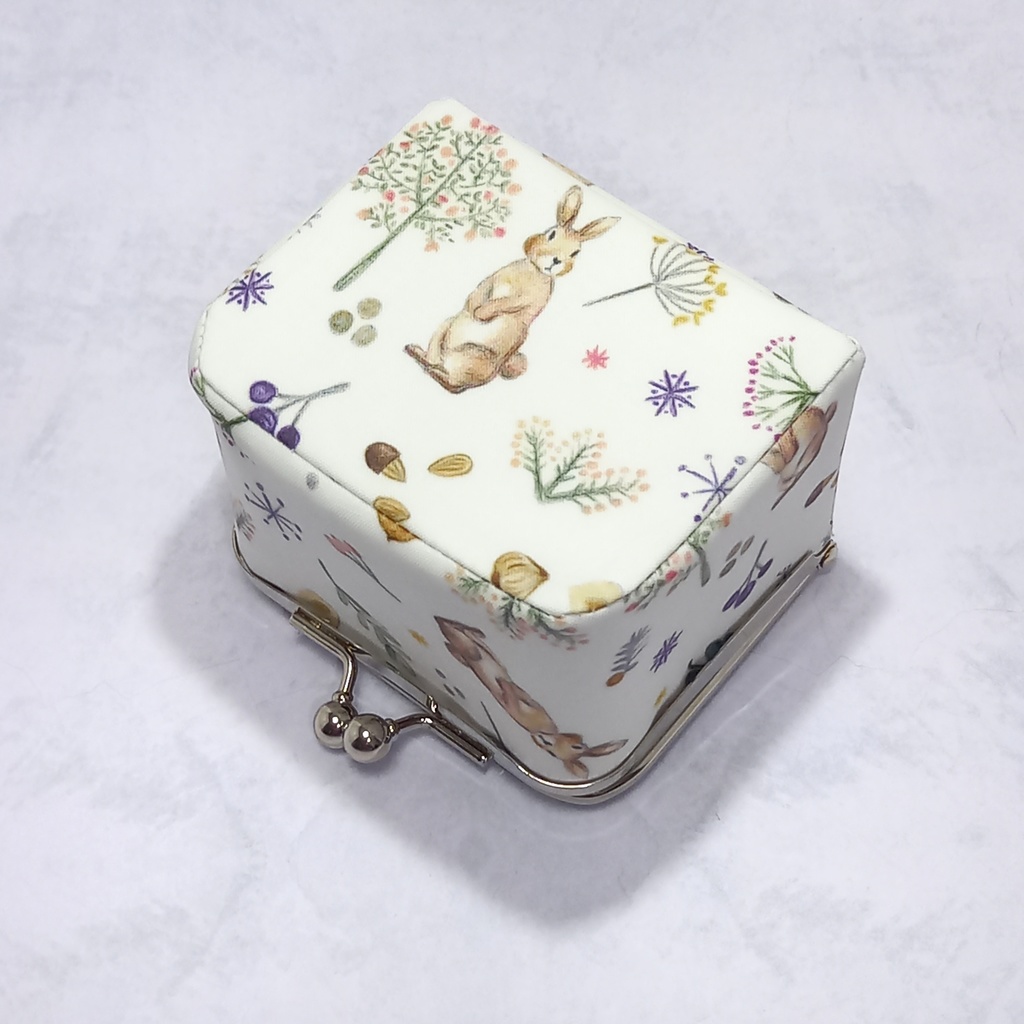 色鉛筆タッチが可愛い♪milky rabbit がま口ボックスケース