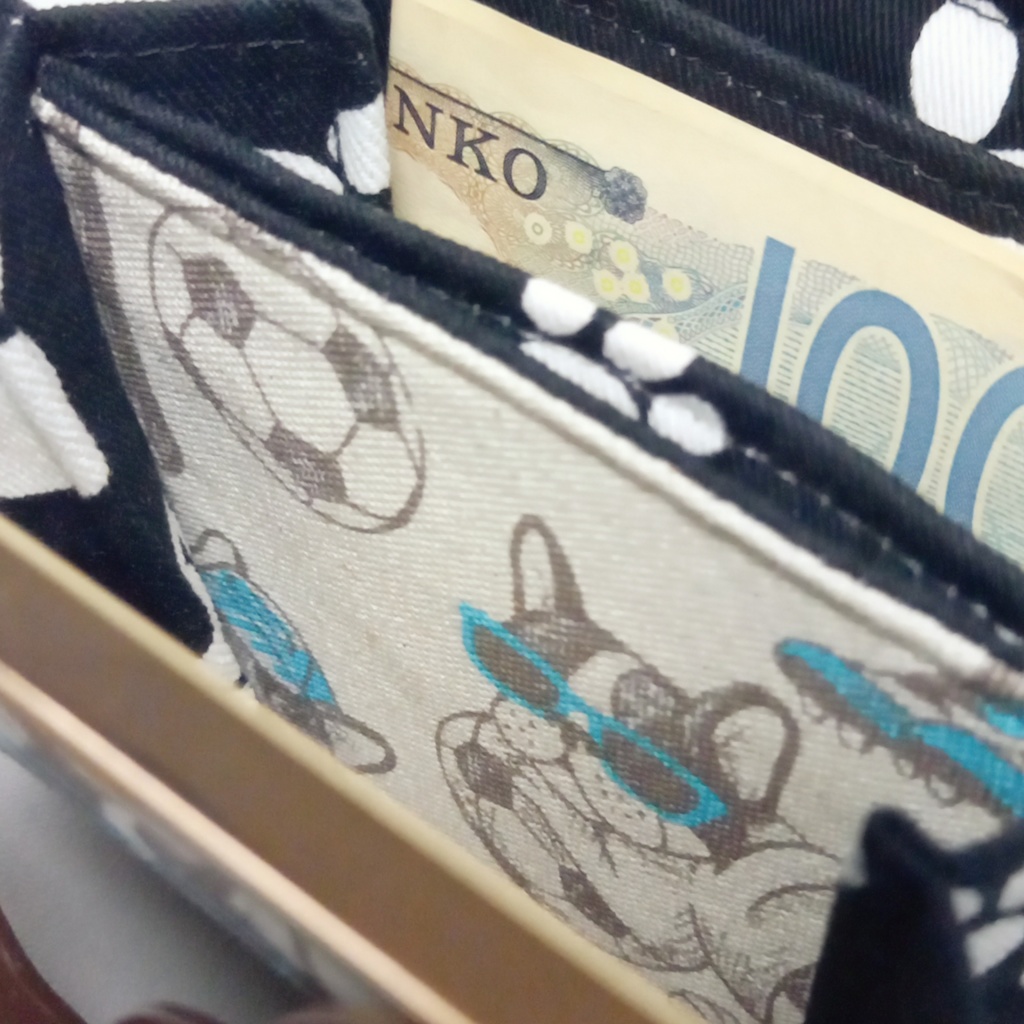 愛嬌たっぷり♪フレンチブルドッグさんの 文鎮がま口財布
