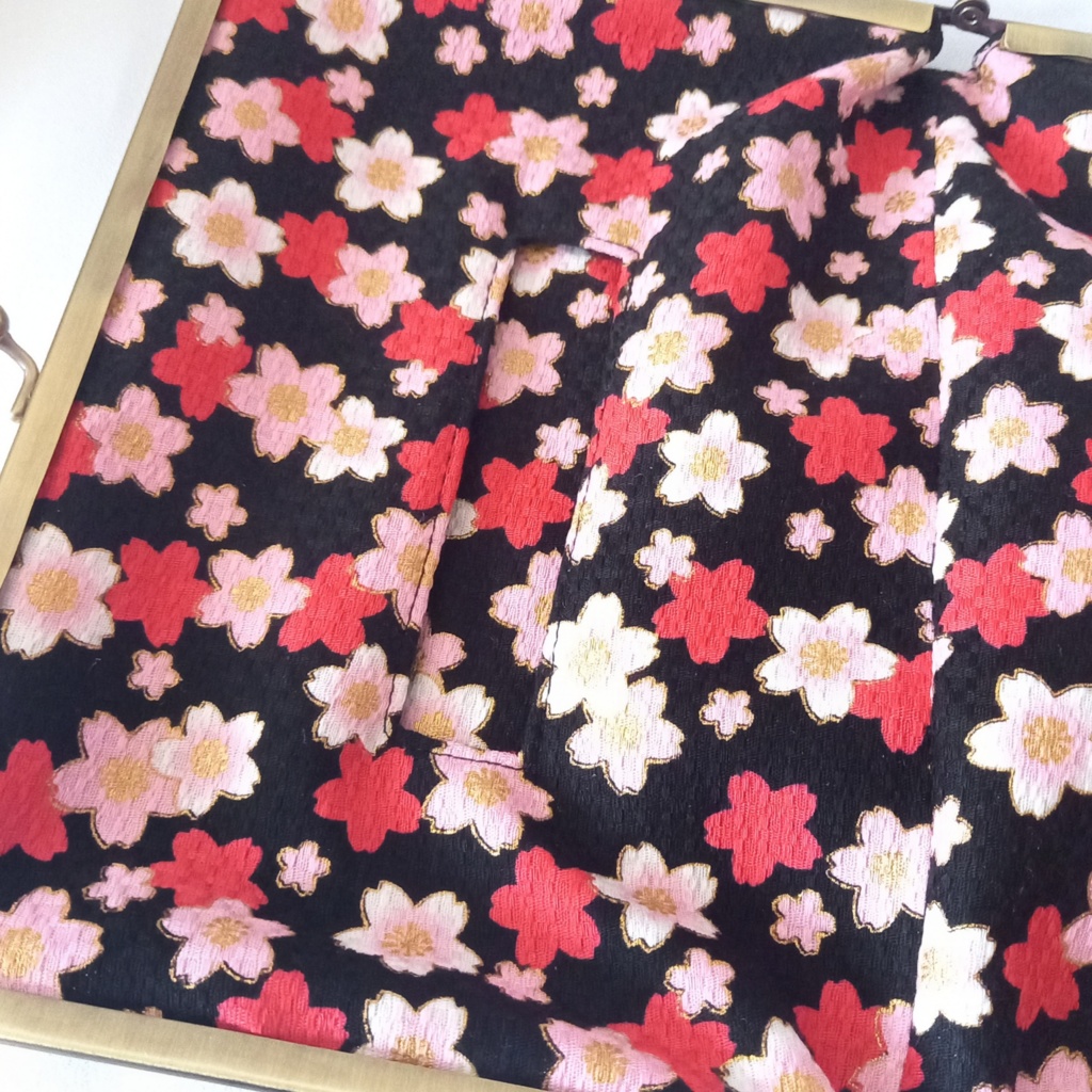 【受注作製】ソフトパック用 ティッシュケース 窓付きがま口マルチケース