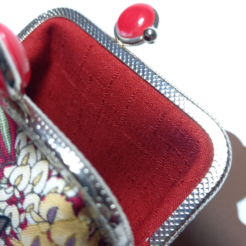 【口金留具の色選べます!】百華繚蘭 黒猫と藤 の がま口シガレットケース(ショート)