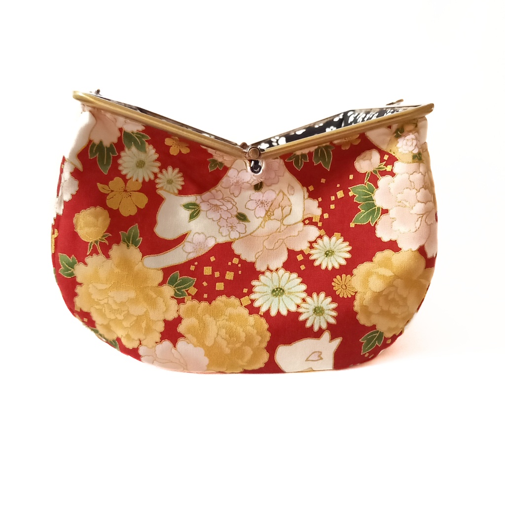 ぷっくりコロン♪取り出し楽々がまバッグ 百花繚蘭 白猫と花模様