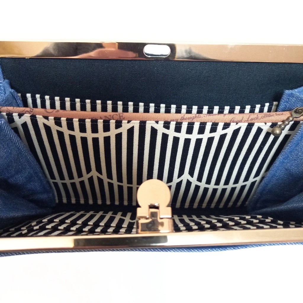 大きなリボンがアクセント♪文鎮がま口ショルダー財布