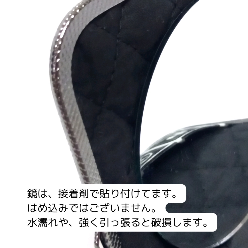 片手で開くがま口手鏡「がまミラー」スタイリッシュなピクトグラム柄|押し口金で開閉スムーズ|直径8cmの大きな鏡|指輪が入る内ポケット付|縁起の良い丸い鏡|モノトーン|ギフト むにがま