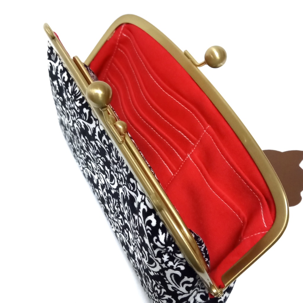 品格を装い、遊びを隠す。赤の真実。ダマスク柄【親子がま口財布 スリム】3WAY ショルダー 長財布 モノトーン シック ショルダー財布