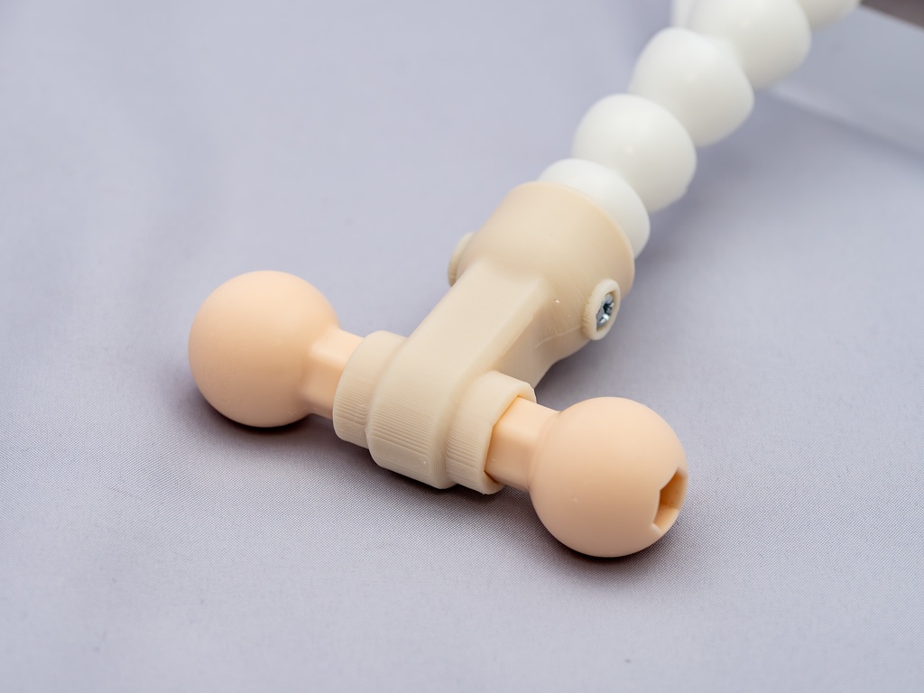 やわちちフレーム